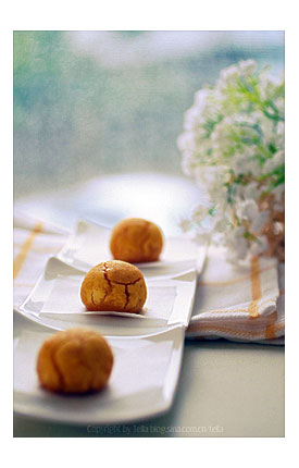 Baked Pumpkin Crackle Riceball