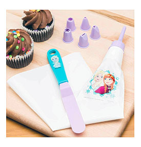 Disneys Frozen 8 Piece Cake Decorating Supplies Set In Use