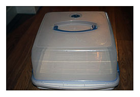 Caroline Makes. Cake Carriers a Review