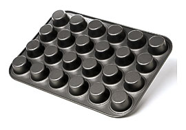 Bakeware . Steel Muffin & Cupcake Pans Calphalon SKU CPH2004