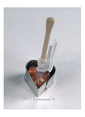 Kimsmom76 Easy Cookie Cutter Plunger For Mini Cutters Tutorial