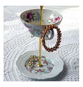 tea_cup_saucer_jewelry_exemplify_vintage_china_teacup_saucer_tiered_display_2_tier_tray_plate