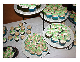 Filled The Table With The Cupcakes And Voila Easy Dessert Service