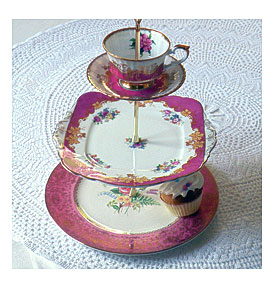 Hot pink & gold cupcake stand