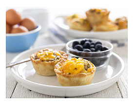 Muffin Tin Breakfast Pizzas = The Easy Way To Impress Your Friends At