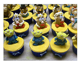 Toy Falsehood cupcakes