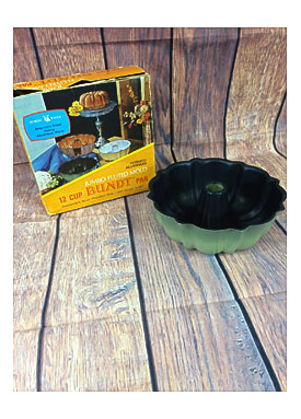 Brand Sage Green Fluted Muffin Pan # 50700 12 Wells What's It Worth