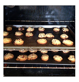 Feels voluptuary to have a full sized oven #eggcookie
