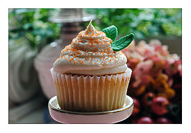 Peaches & Cream Cupcakes