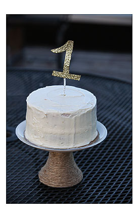 Voila Reusable And Super Cute For A First Anniversary Photo Shoot