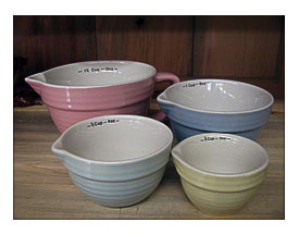Pastel Batter Bowl Measuring Cups · The Farmer's Daughter · Online