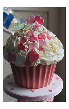 Natti's Cupcakes Pink Heart Cupcake Tower