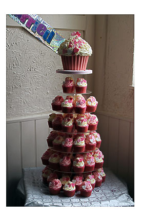 Natti's Cupcakes Pink Heart Cupcake Tower