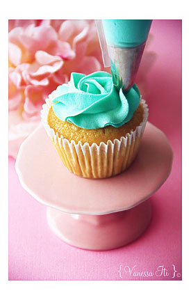 Bella Cupcakes Rose Swirl