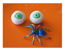 DIY Halloween fete home made playdough
