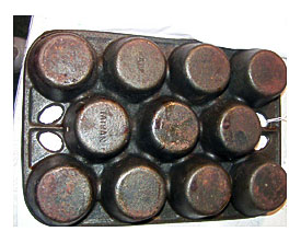 Primitive Vintage Heavy Cast Iron Muffin TART Cornbread Cupcake Pan 11
