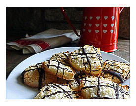 Cakes & Bakes Coconut macaroon hearts
