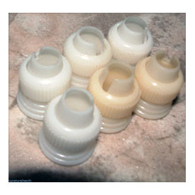 WILTON SELECT CAKE ICING DECORATING TIPS, 6 COUPLERS, 1 LG COUPLER